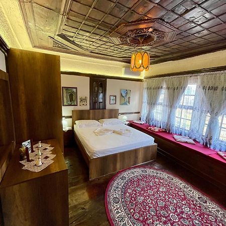 Restaurant & Guest House Semani 培拉特 外观 照片