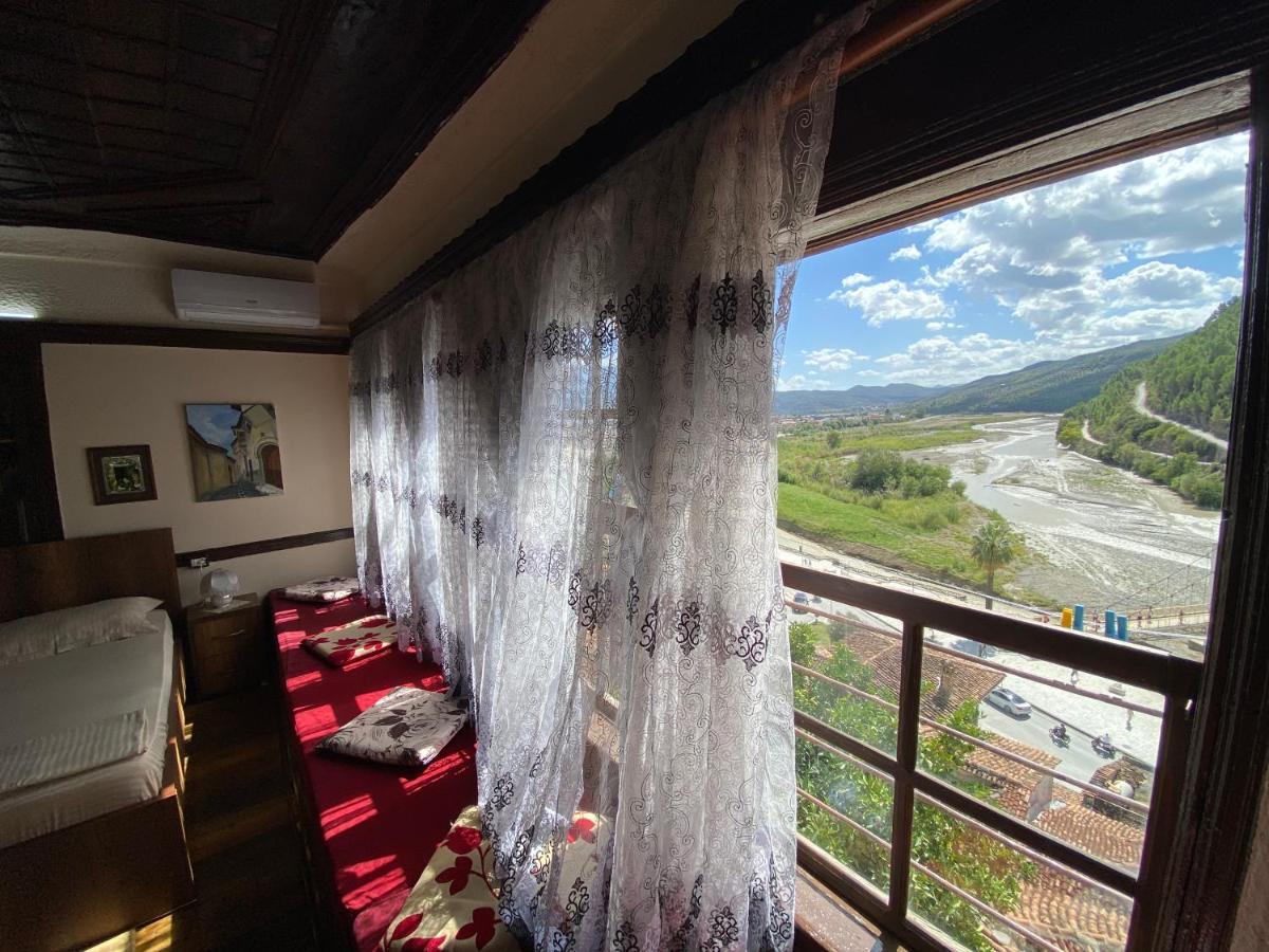 Restaurant & Guest House Semani 培拉特 外观 照片