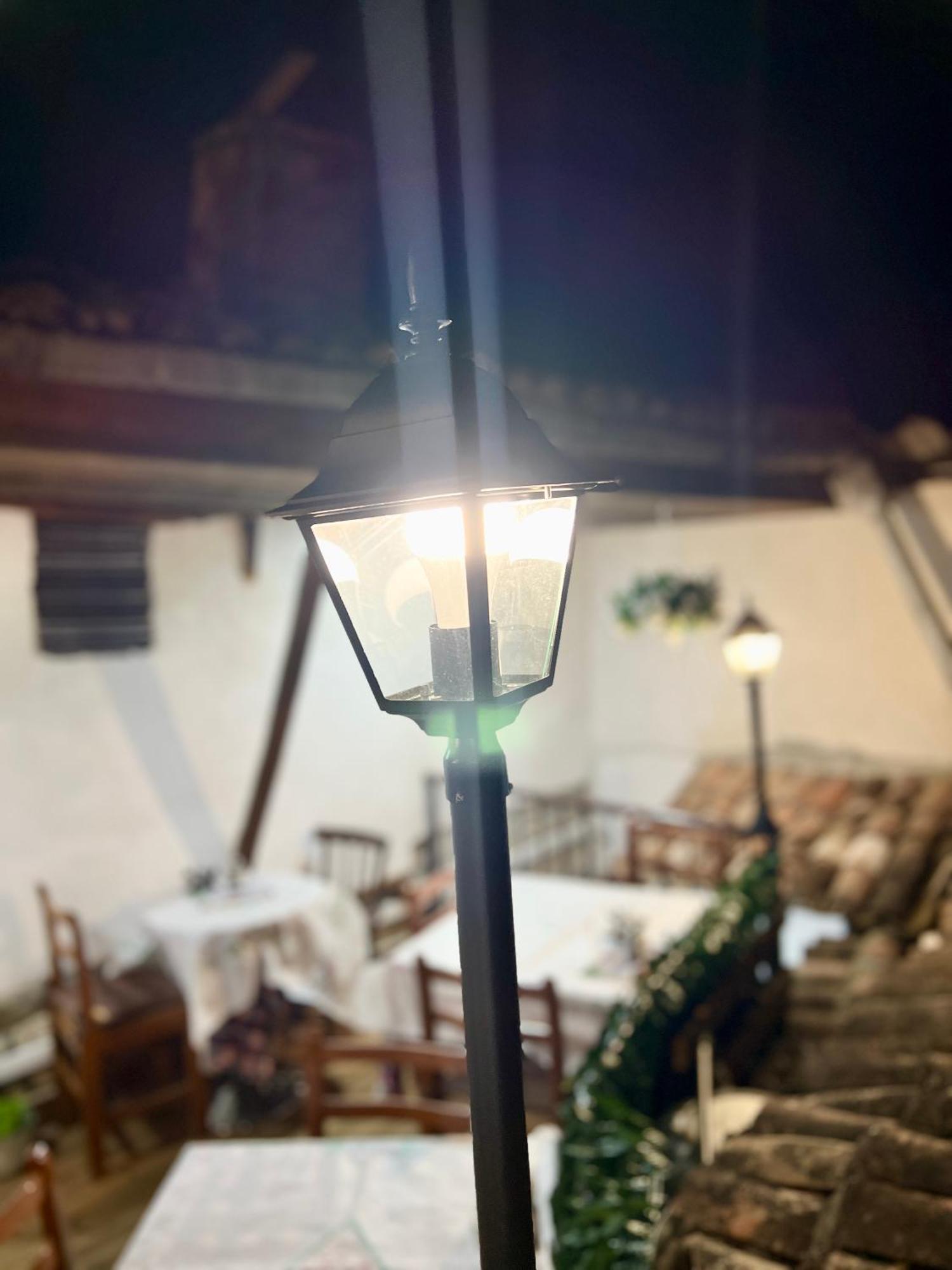 Restaurant & Guest House Semani 培拉特 外观 照片